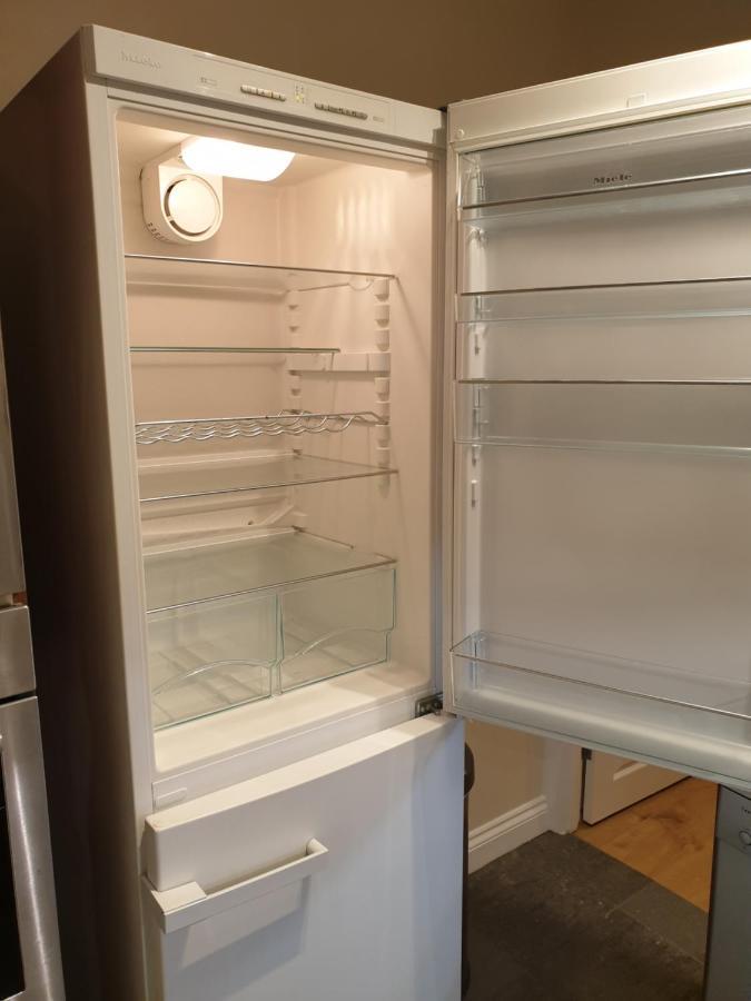 Apartment Luxury 3 Bedroom Flat 1min Walk From Underground, With Free Parking Sleeps X10 London