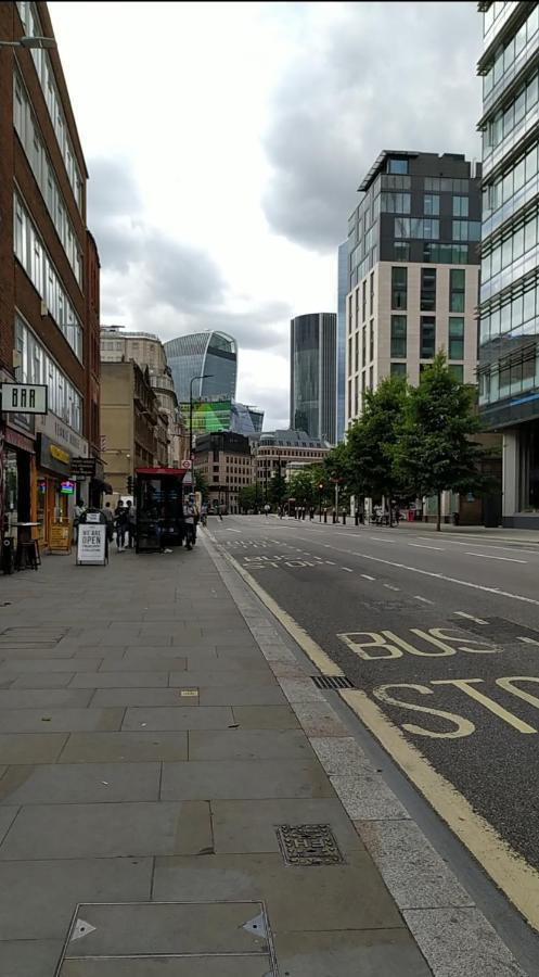 In The Heart Of The - Aldgate Zone 1 *