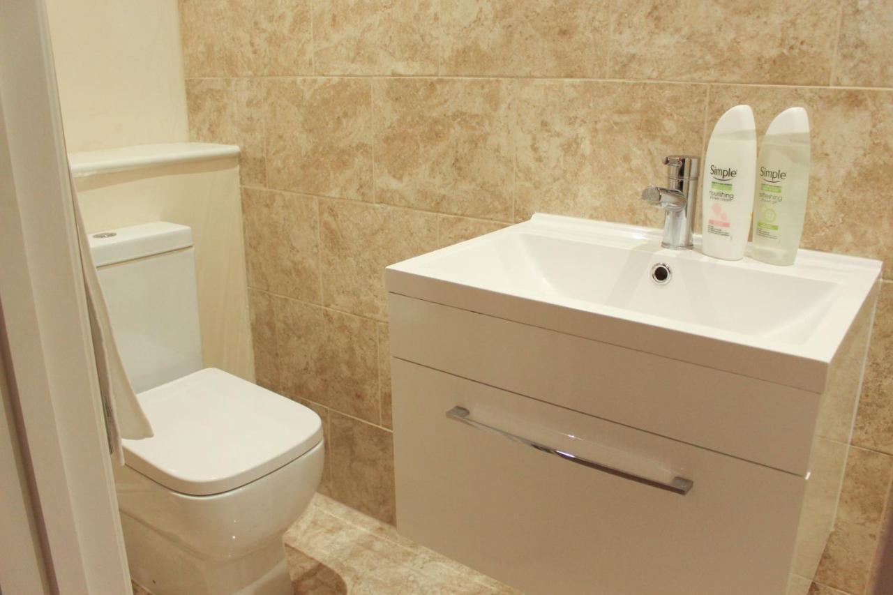 Blythe Park House Homestay London