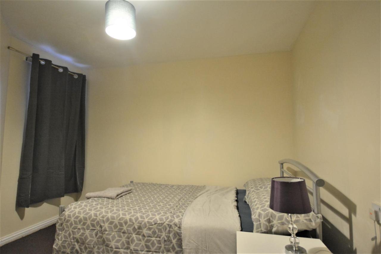 Apartamento Zone 2 Lovely 4 Bedroom - 3 Trowbridge Road Londres
