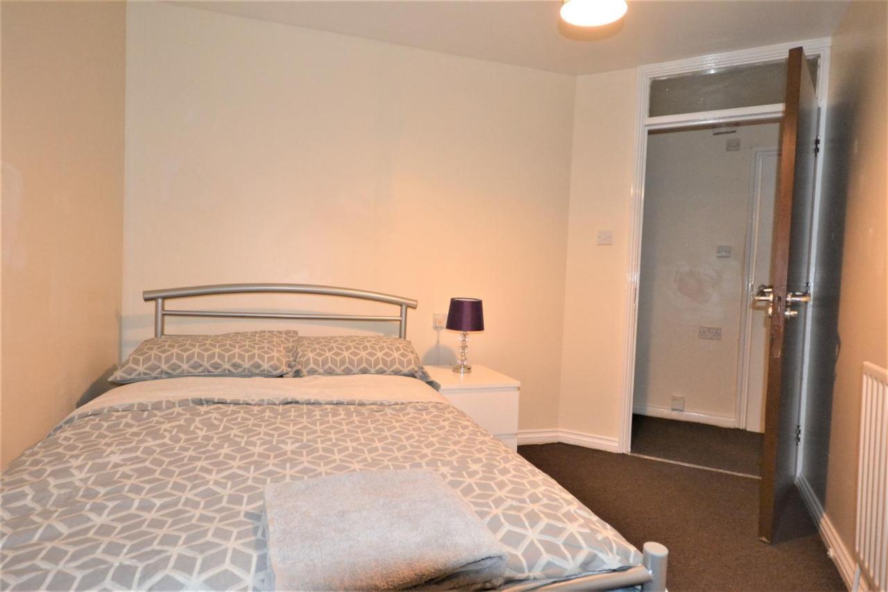 Apartamento Zone 2 Lovely 4 Bedroom - 3 Trowbridge Road Londres