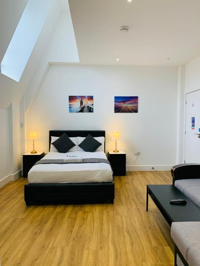 Simple Hotel *