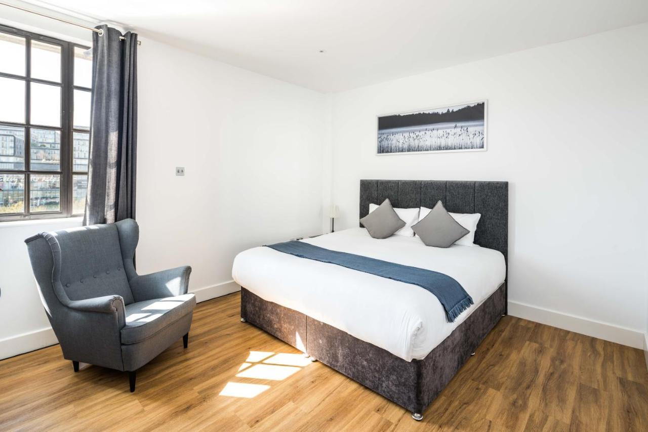 Simple Hotel