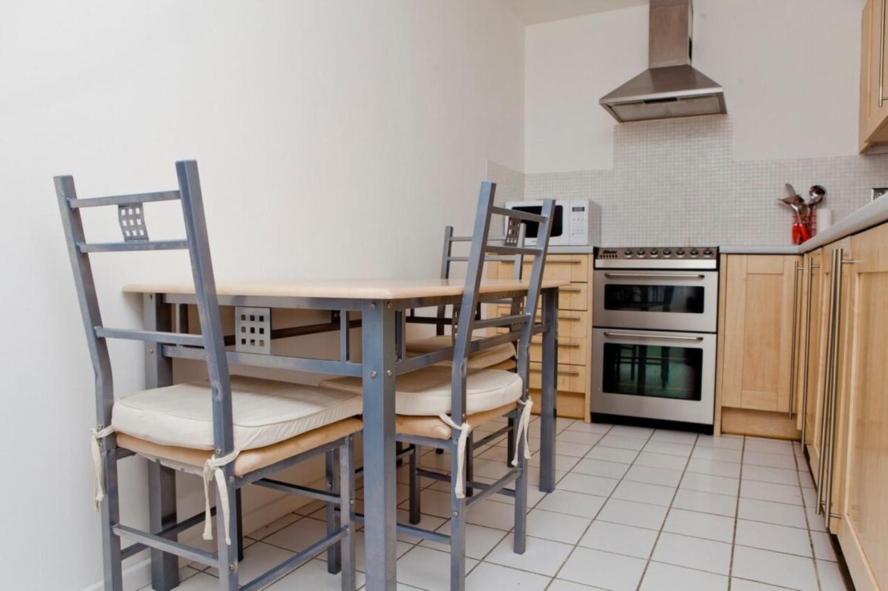 Apartment Warm East Sleeps 4