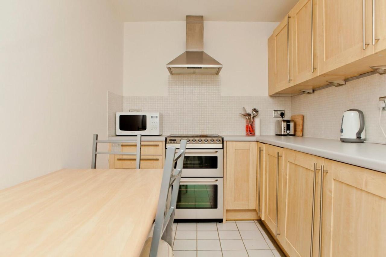 Warm East Sleeps 4 * London
