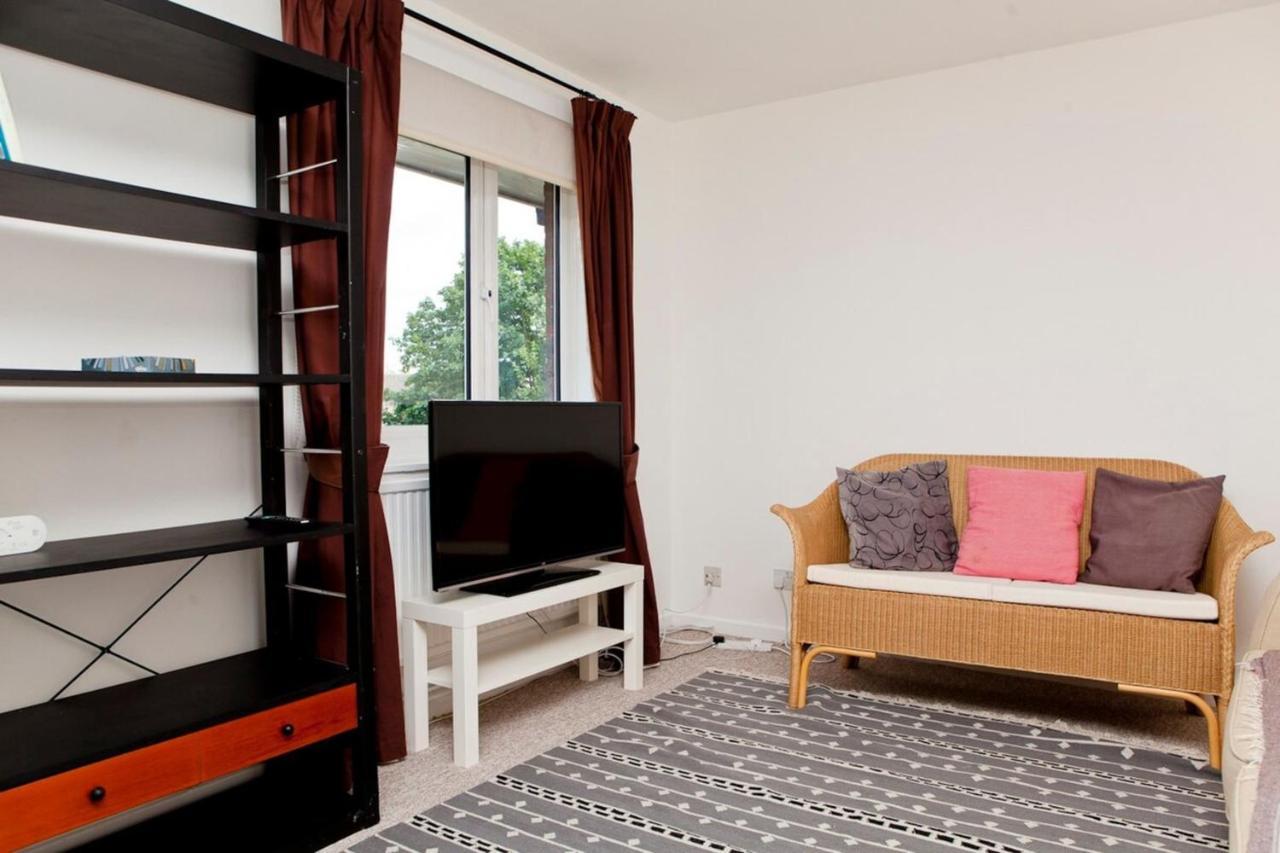 Warm East Sleeps 4 *