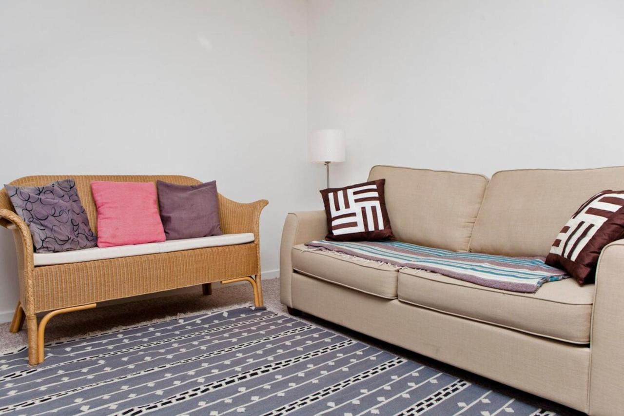 Warm East Sleeps 4 London
