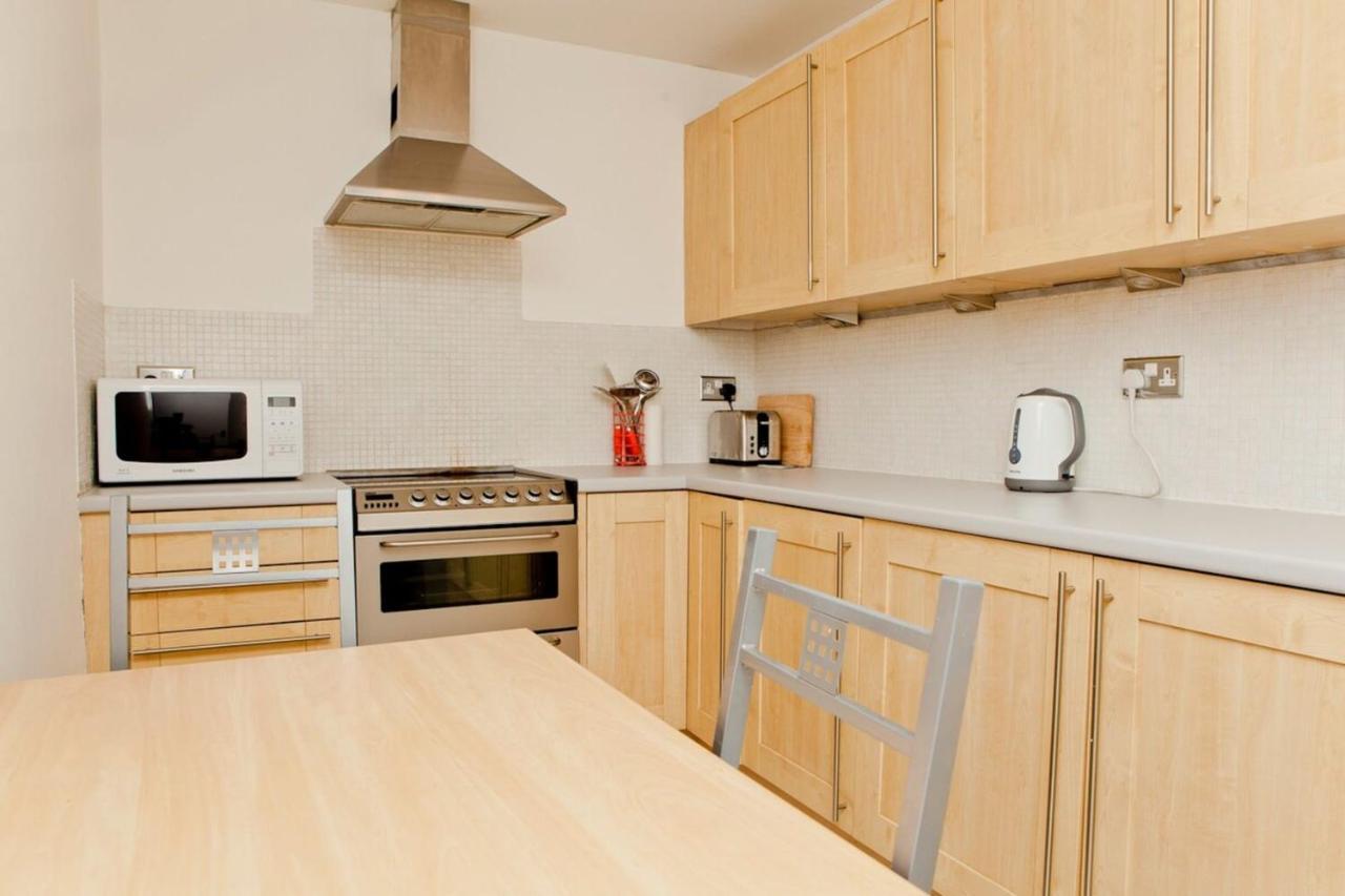 Warm East Sleeps 4 *