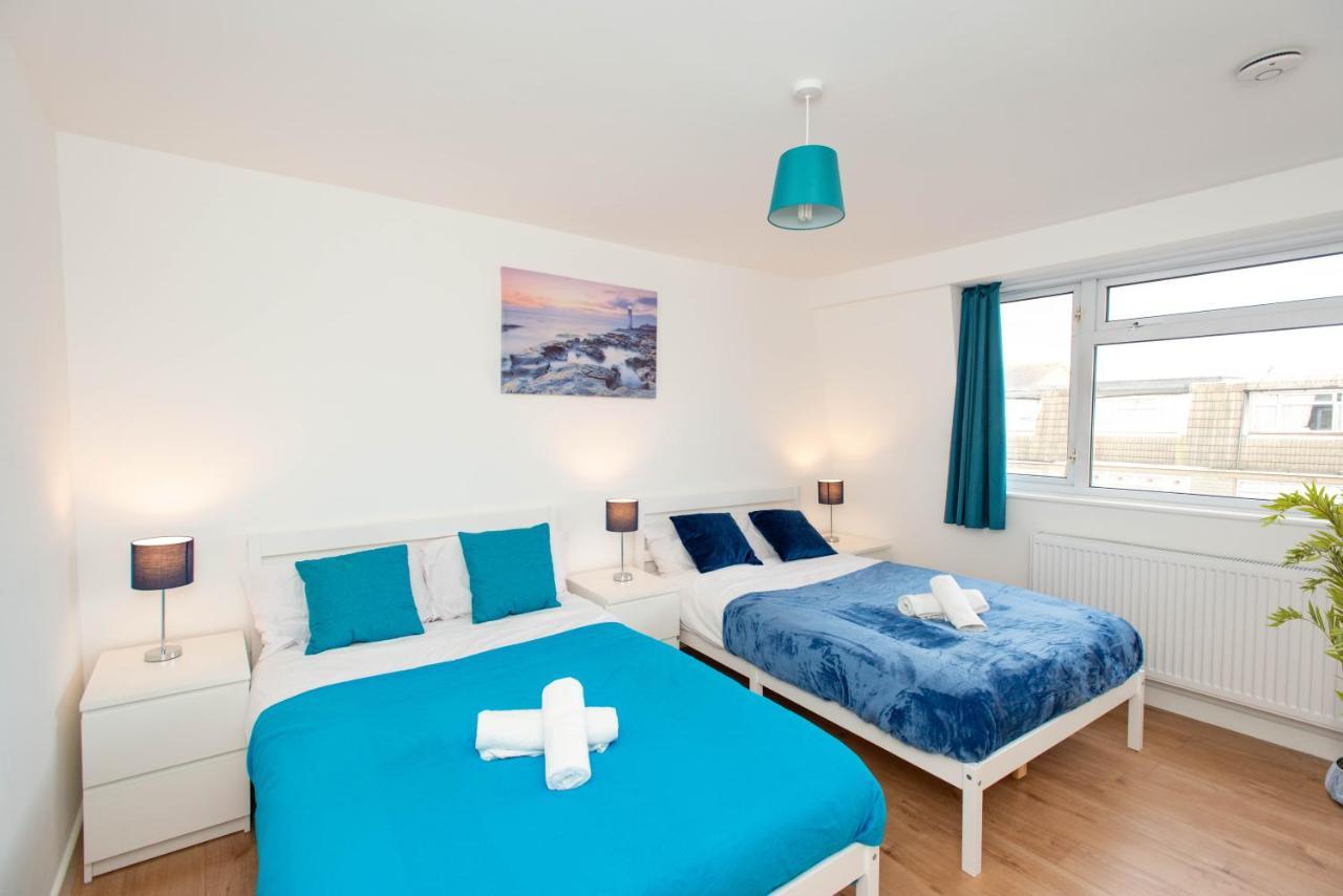 Vakantiehuis Stunning Four Bedroom House Close To Excel, O2 & With Free Parking Londen
