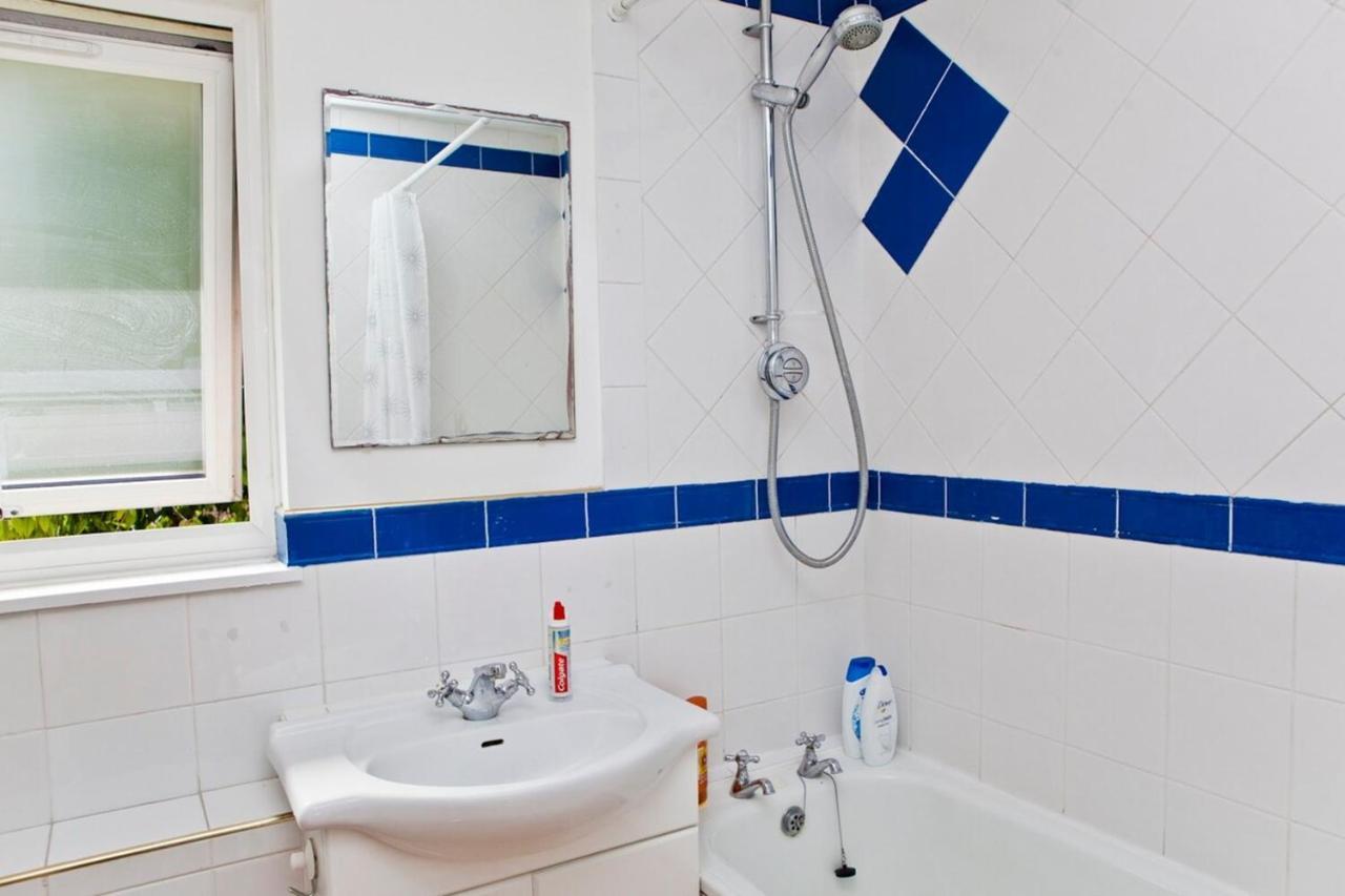 Apartment Warm East Sleeps 4 London