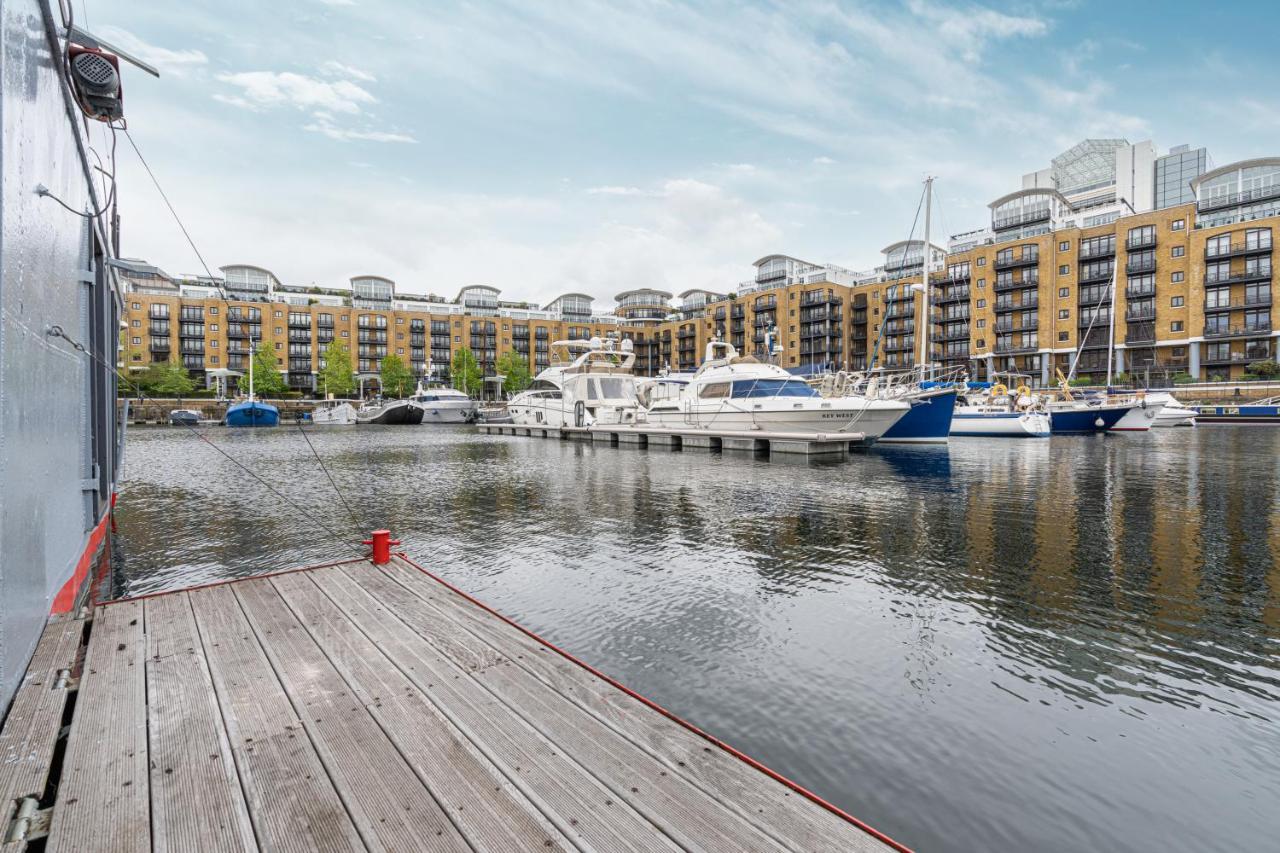 Apartment Charming Houseboat Featuring A Sauna London