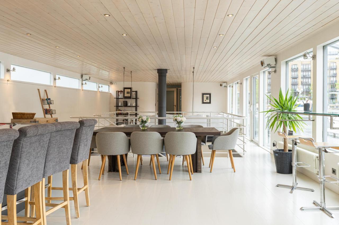 Charming Houseboat Featuring A Sauna Apartment *