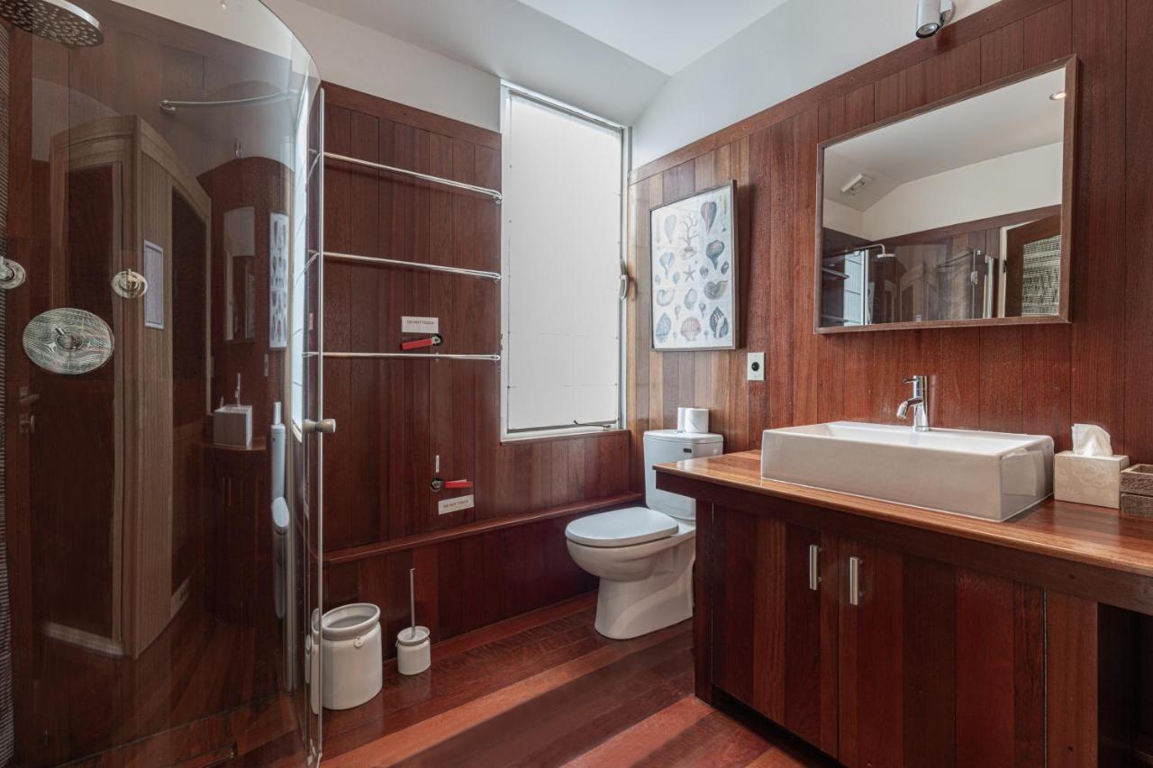 Charming Houseboat Featuring A Sauna Apartment *