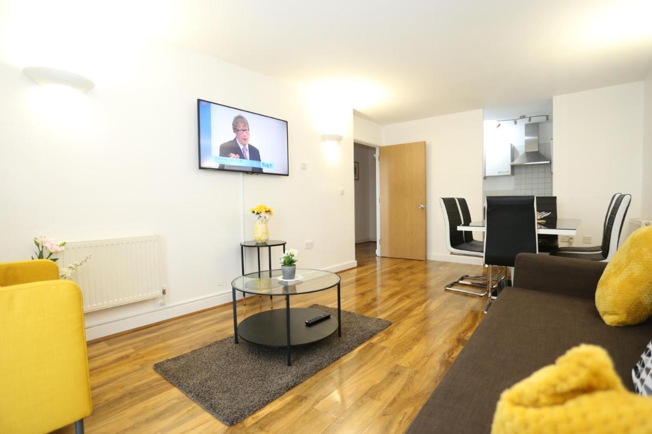 Lovely View 2 Beds 2 Bath Apartment, Apartment London