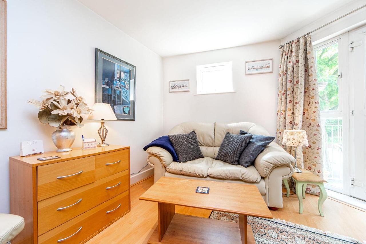Pass The Keys Delightful Close To River In Se16 Appartement Londen
