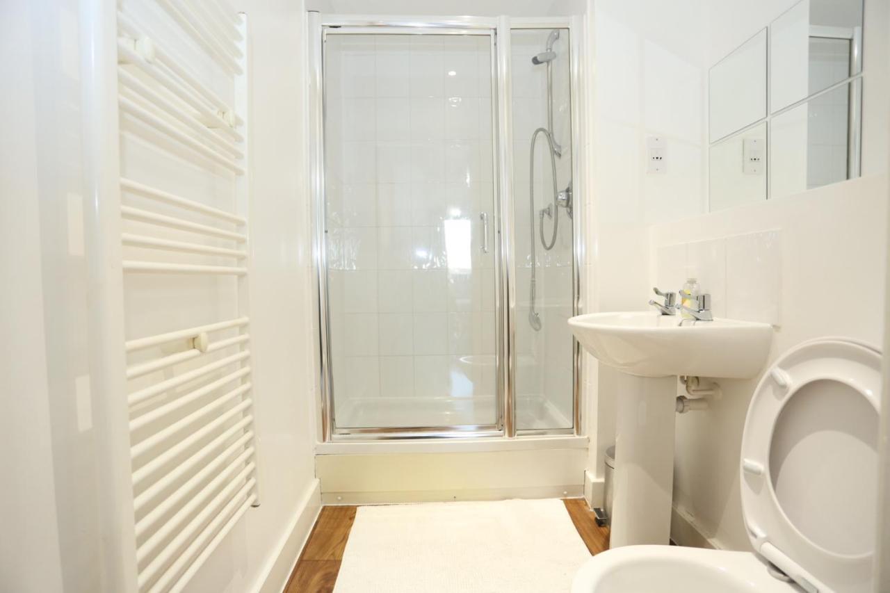 Apartment Lovely View 2 Beds 2 Bath Apartment,