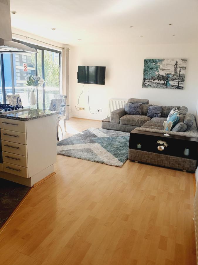 Luxury Canary Wharf With Free Parking Appartement Londen