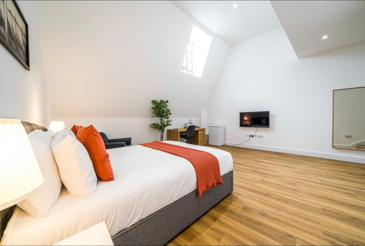 Simple Hotel