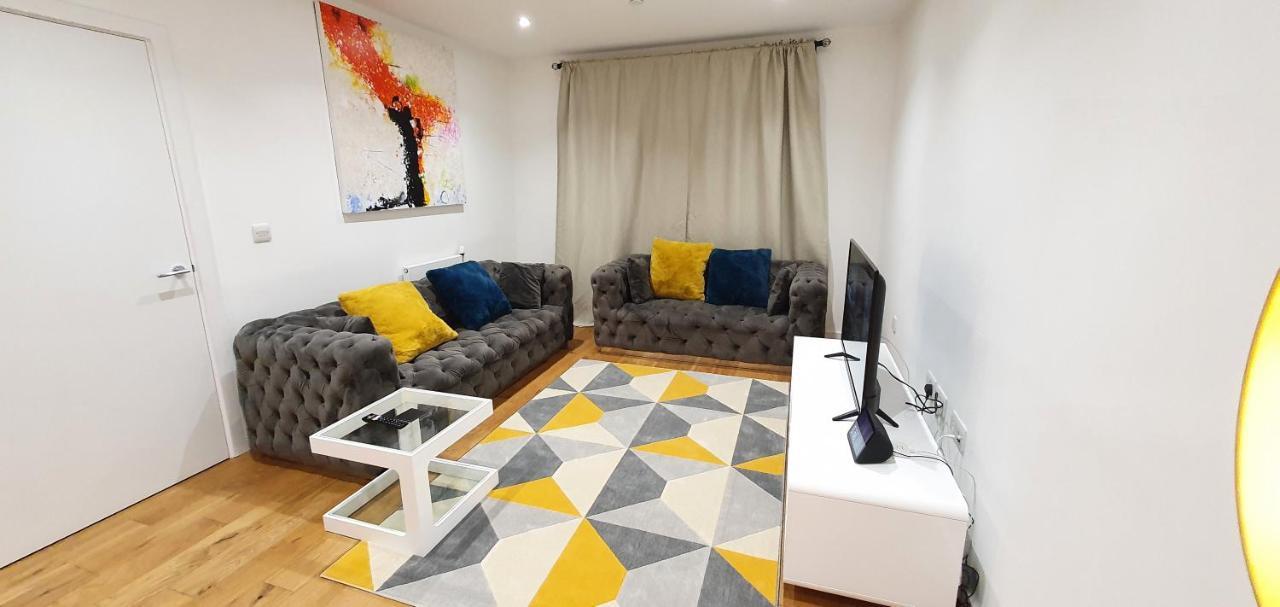 Garland Modern 3 Bedroom House Westfield - Stratford * Londres