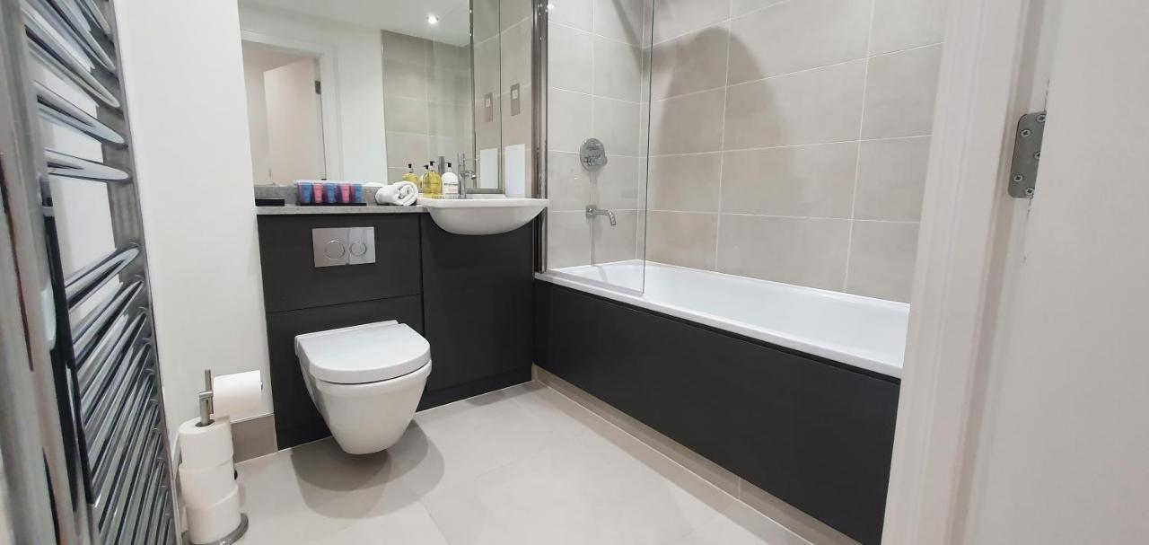 Garland Modern 3 Bedroom House Westfield - Stratford * Londres