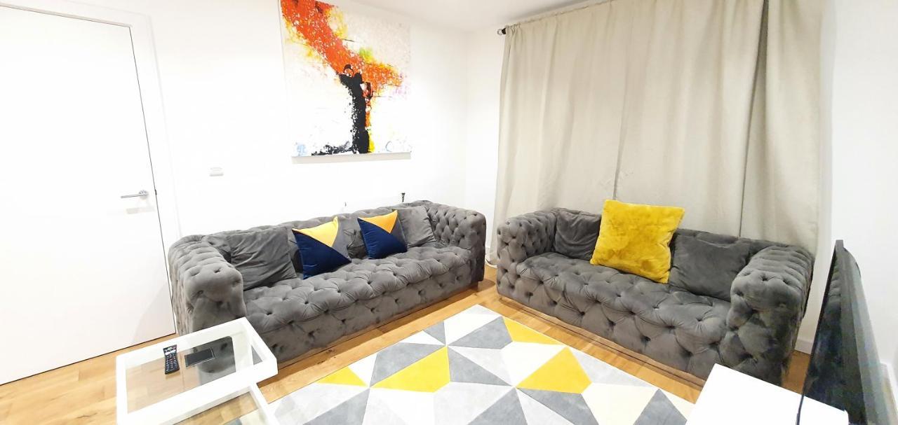 Garland Modern 3 Bedroom House Westfield - Stratford Londres