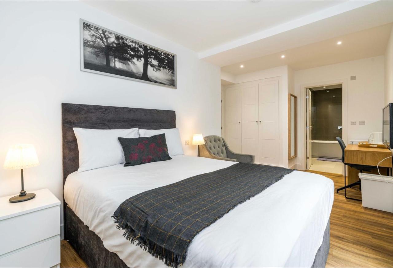 Simple Hotel