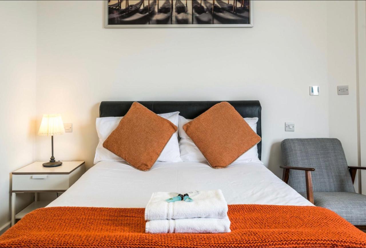 Simple Hotel *