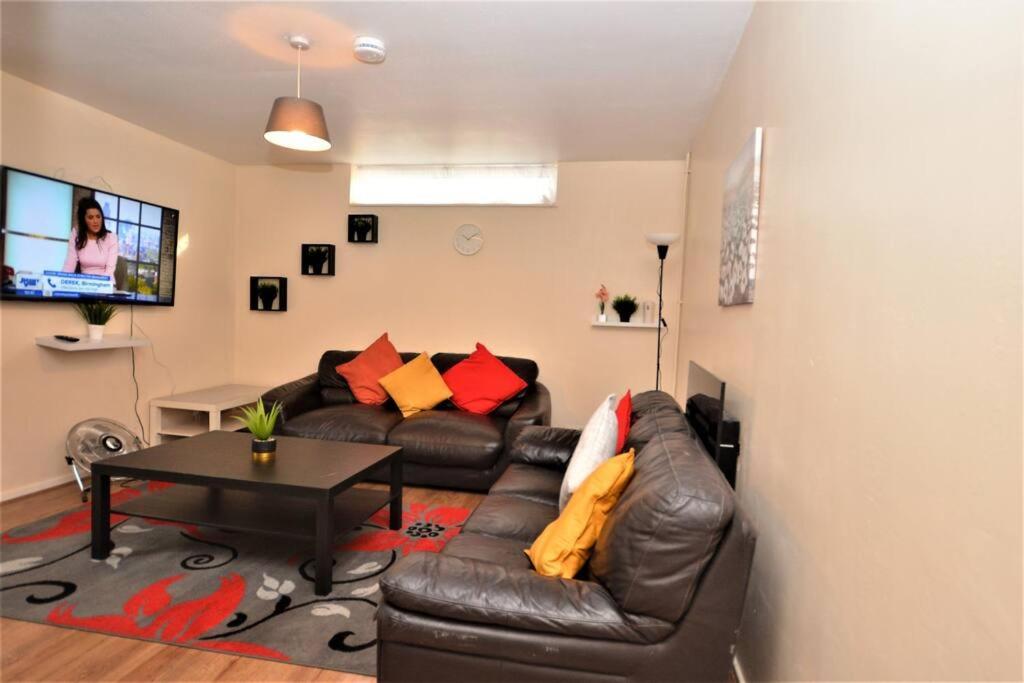 Appartement Spacious 2bedroom With Patio By Excel Centre Londen