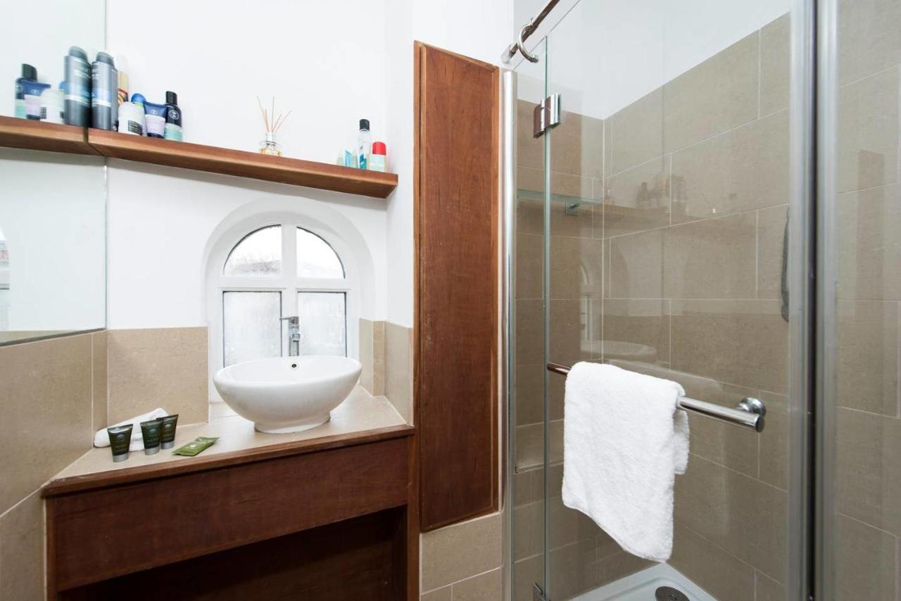 Lovely 2 Bedroom Family Near Tower Bridge Сasa de vacaciones *