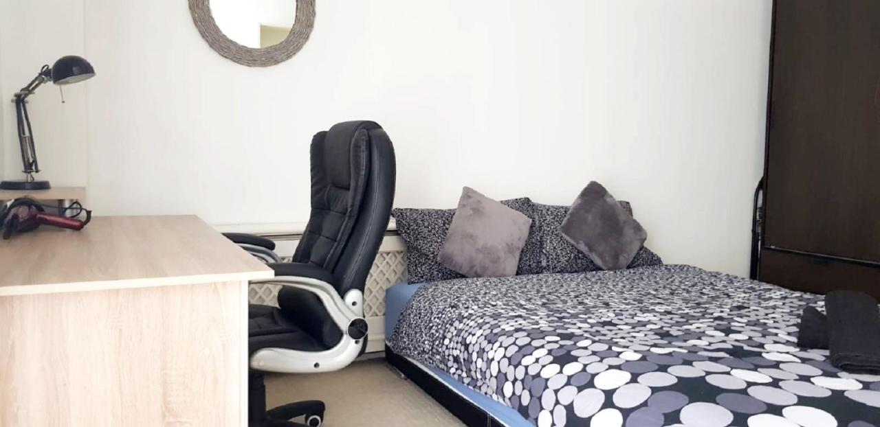 Tower Bridge Guest house *