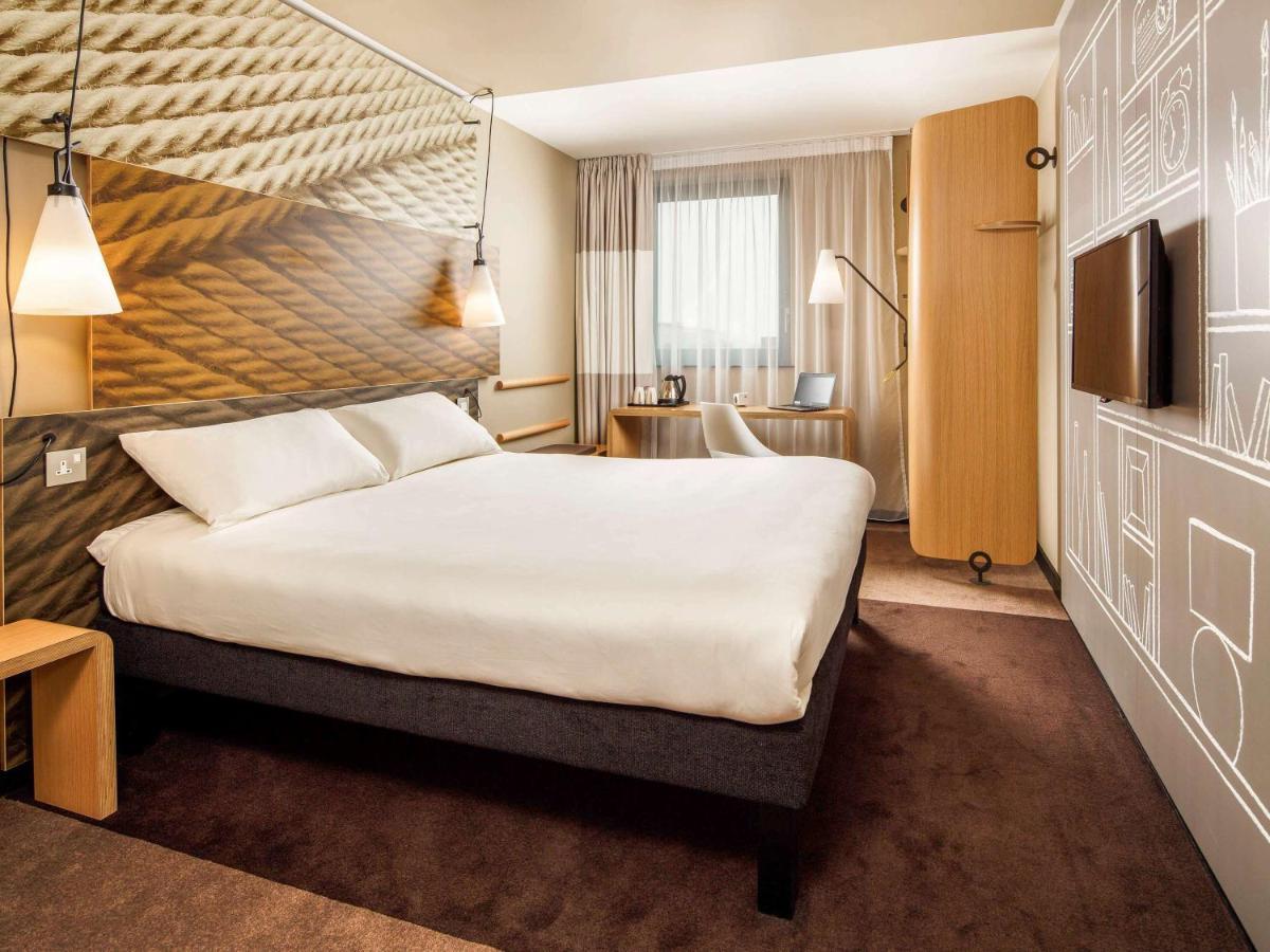 Ibis Canning Town London