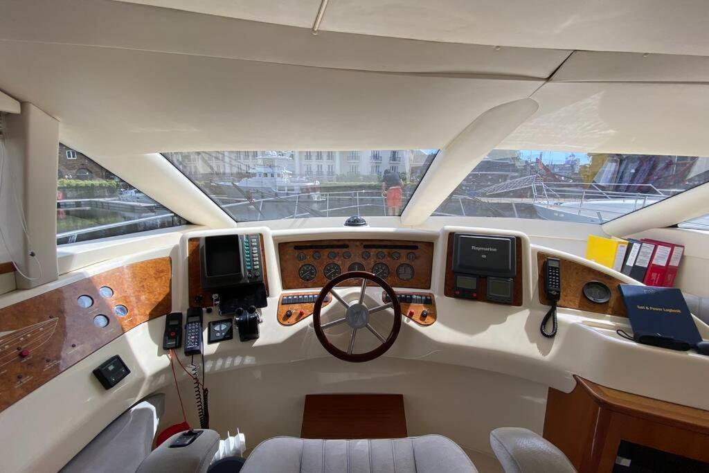 Italian Superyacht Bianca Lucida Apartment