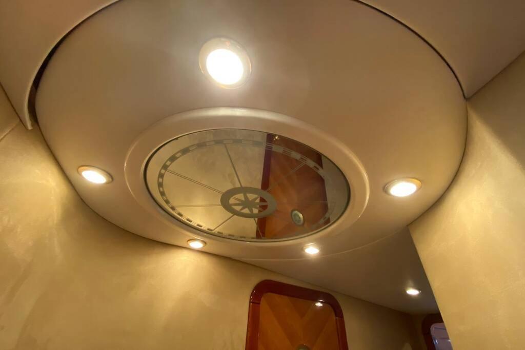 Italian Superyacht Bianca Lucida Apartment