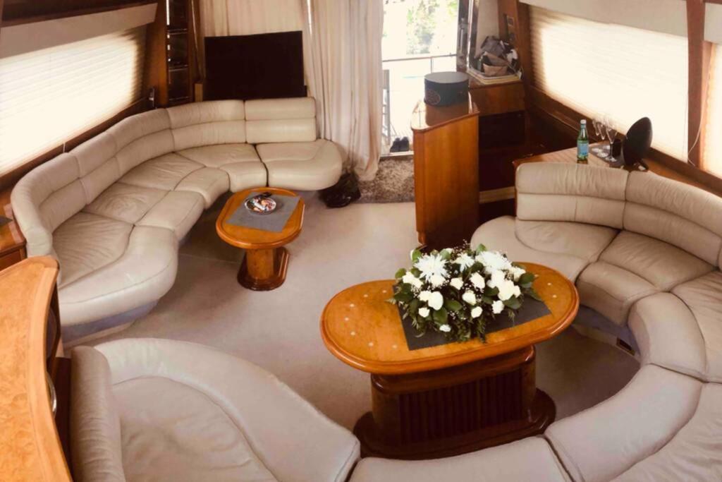 Apartment Italian Superyacht Bianca Lucida