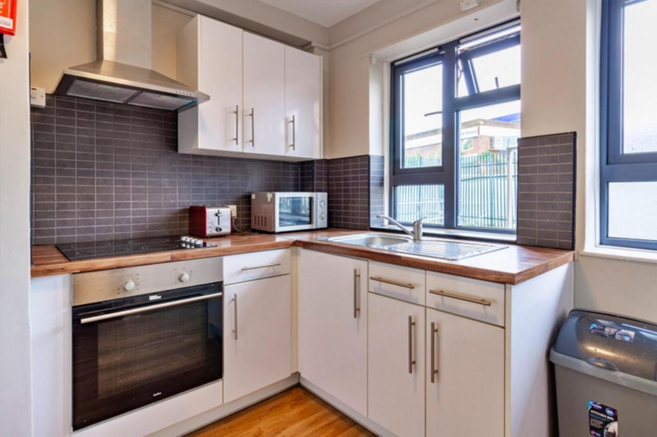 Trendy Rooms For Students Only, Southwark Park - Sk Apartment