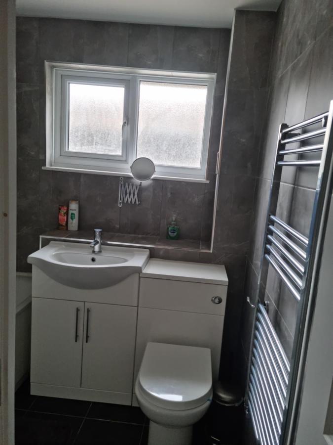 Bright, Spacious 4 Bed With A Jacuzzi! Apartamento