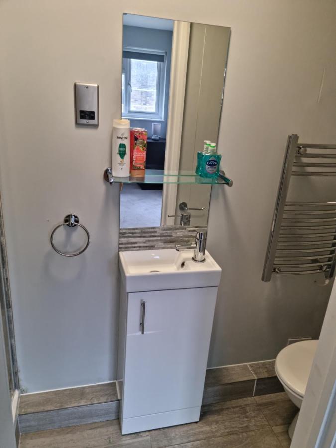 Bright, Spacious 4 Bed With A Jacuzzi! * Londres