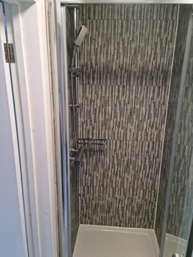 Bright, Spacious 4 Bed With A Jacuzzi! Londres