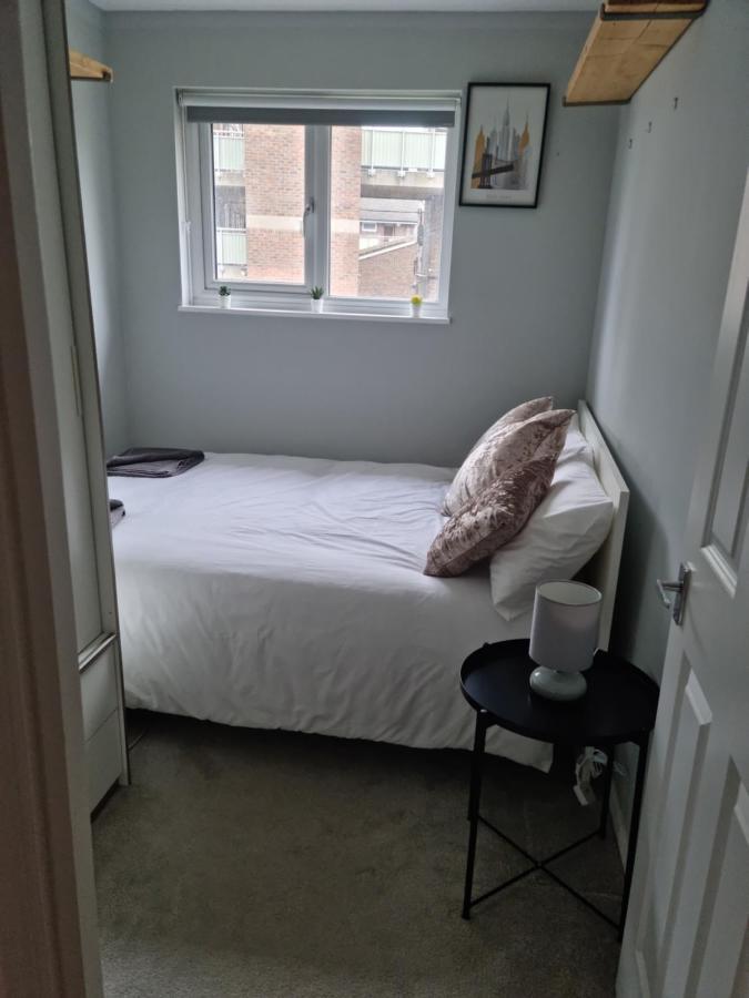 Apartamento Bright, Spacious 4 Bed With A Jacuzzi! *
