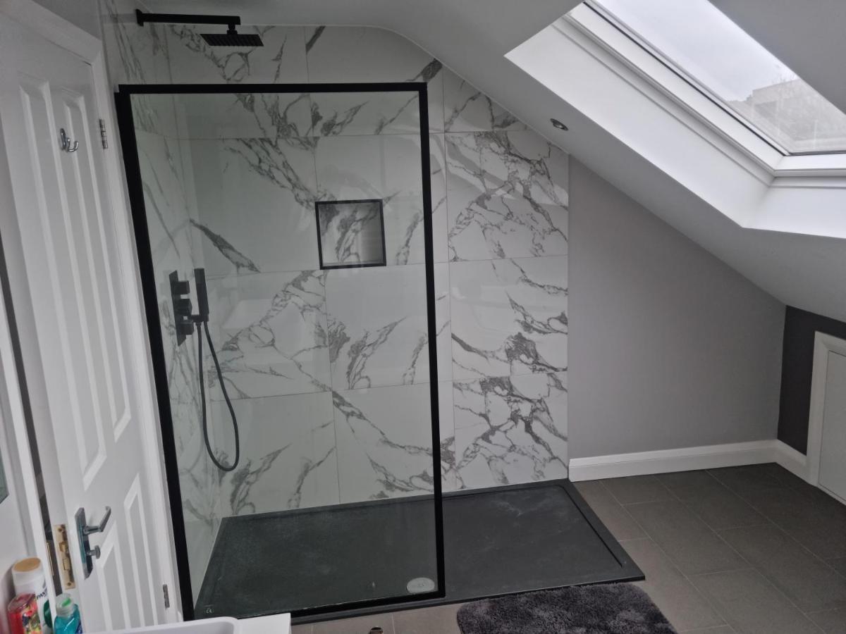 Bright, Spacious 4 Bed With A Jacuzzi! Apartamento Londres