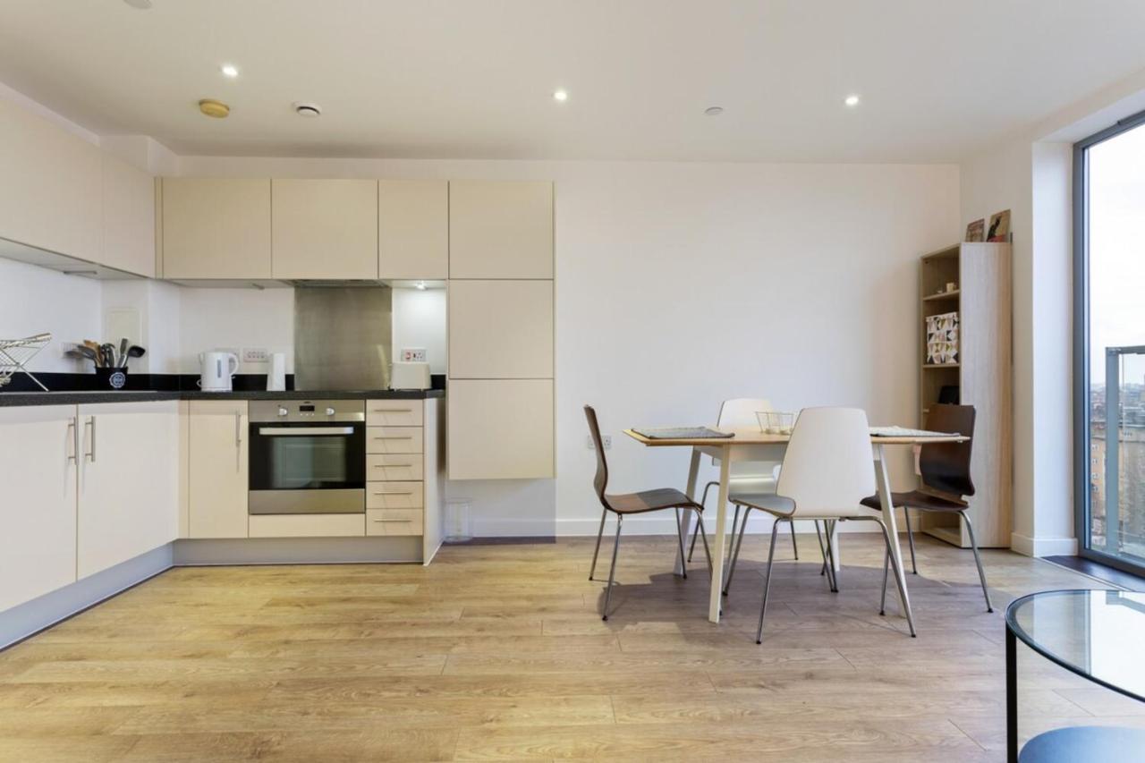 Modern 1 Bedroom Near Canary Wharf With Balcony *