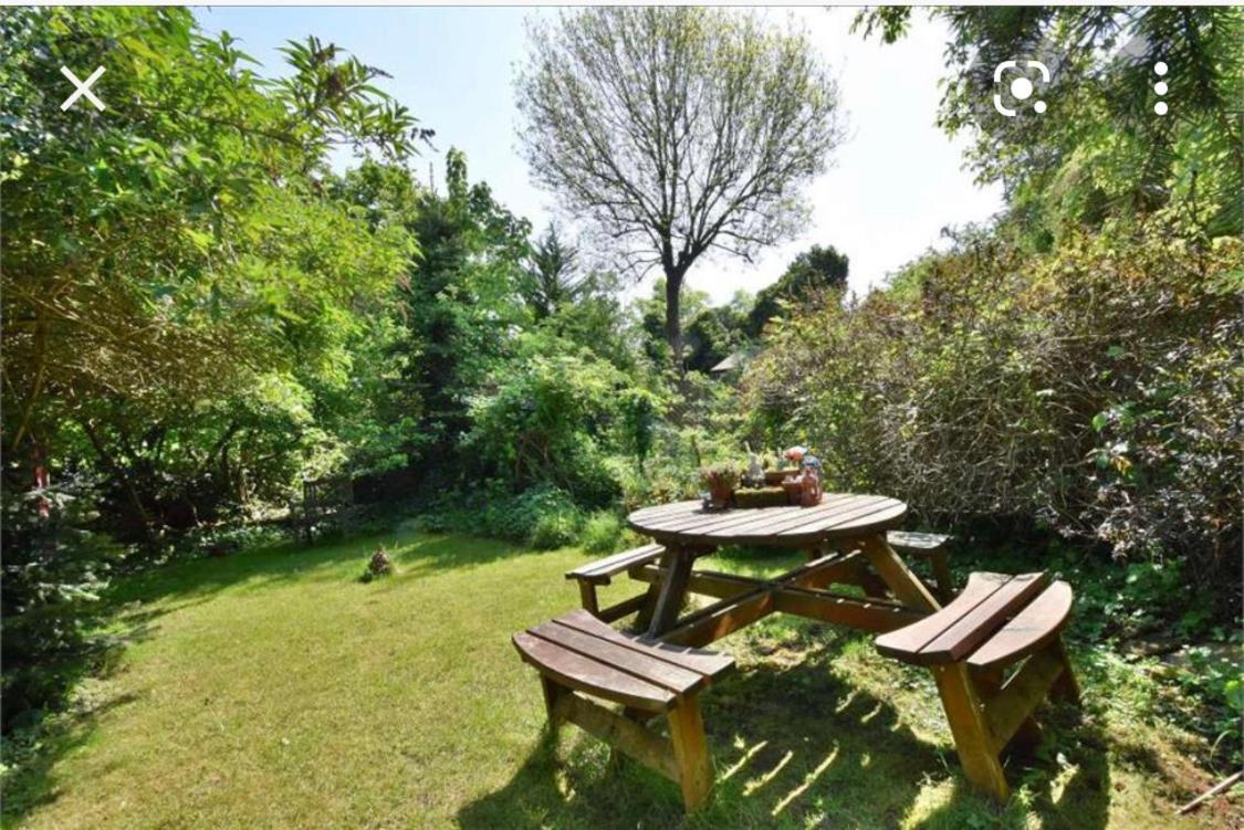 Eglentine Homestay London