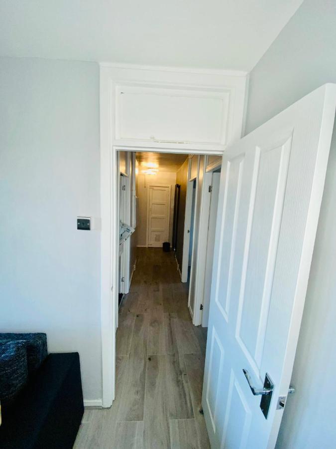 Bright, Spacious, Modern Interior Decor 2 Bedrooms With Amazing Views Londen