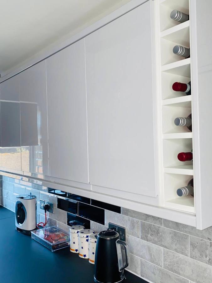 Bright, Spacious, Modern Interior Decor 2 Bedrooms With Amazing Views Londen