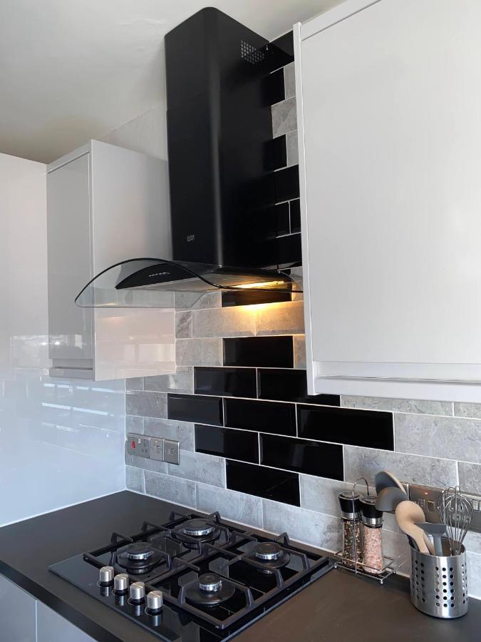 Appartement Bright, Spacious, Modern Interior Decor 2 Bedrooms With Amazing Views Londen