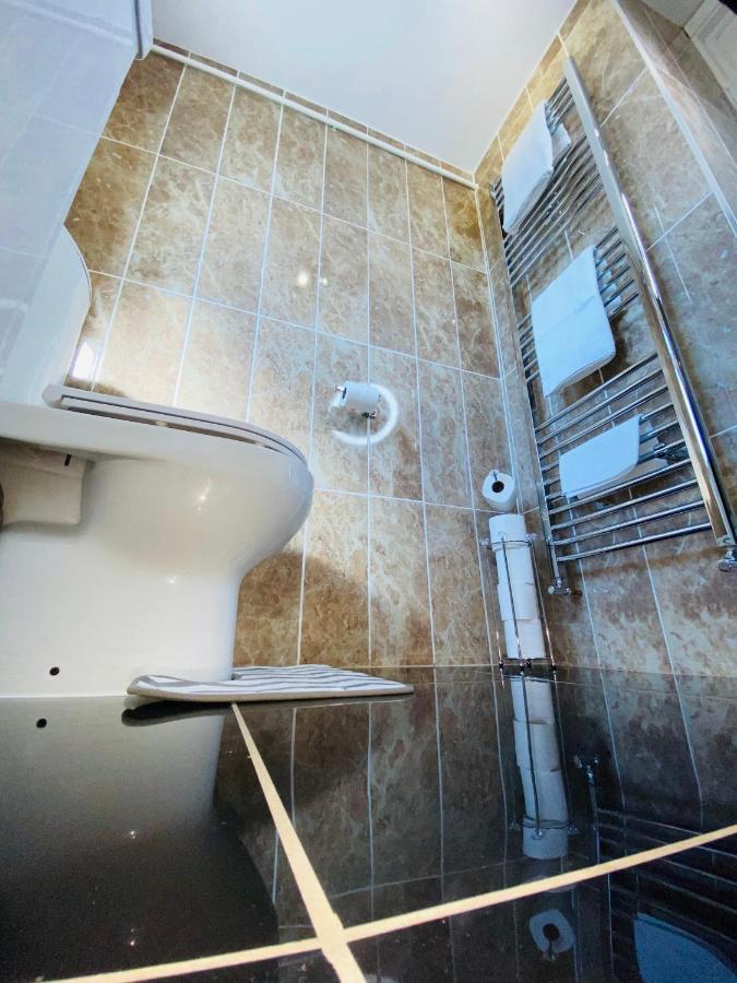 Bright, Spacious, Modern Interior Decor 2 Bedrooms With Amazing Views Appartement Londen