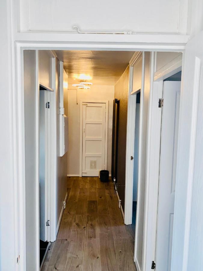 Bright, Spacious, Modern Interior Decor 2 Bedrooms With Amazing Views