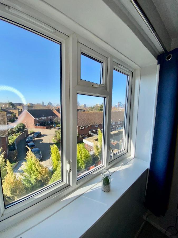 Bright, Spacious, Modern Interior Decor 2 Bedrooms With Amazing Views Londen