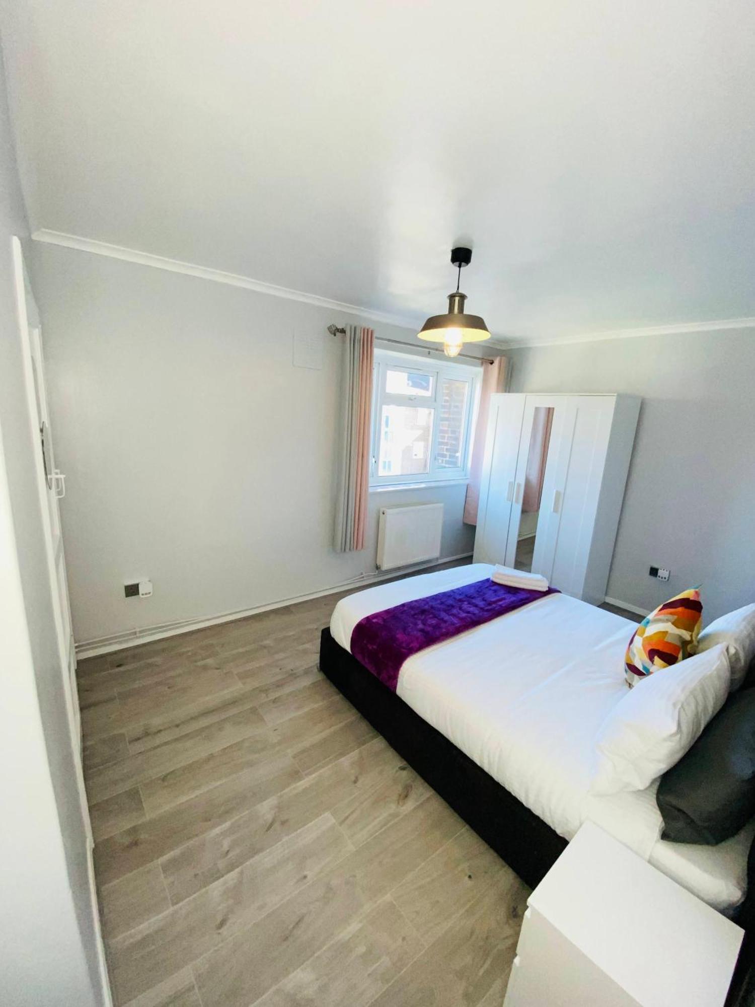 Appartement Bright, Spacious, Modern Interior Decor 2 Bedrooms With Amazing Views Londen