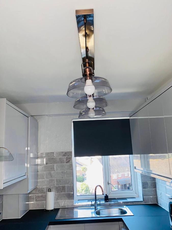 Bright, Spacious, Modern Interior Decor 2 Bedrooms With Amazing Views